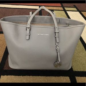 Michael Kors Jet Setter Tote